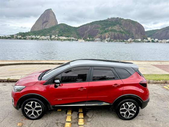 RENAULT CAPTUR 2.0 16V HI-FLEX BOSE AUTOMÁTICO RENAULT CAPTUR 2.0 16V HI-FLEX BOSE AUTOMÁTICO